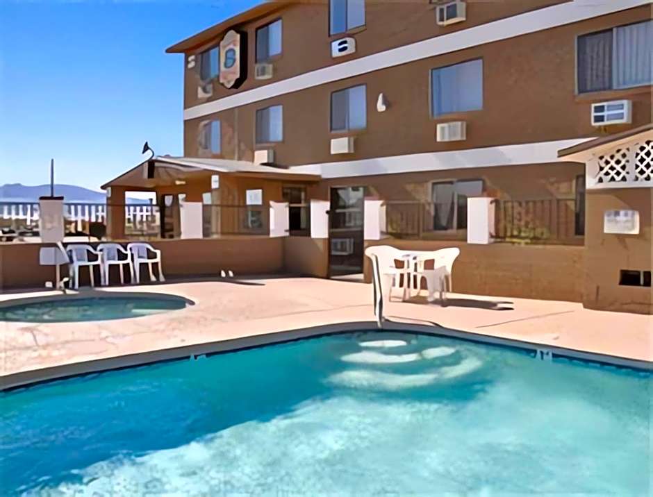 Super 8 by Wyndham Lake Havasu City
