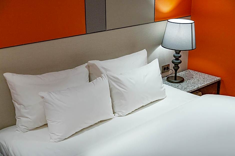 Jecheon The Wall Hotel