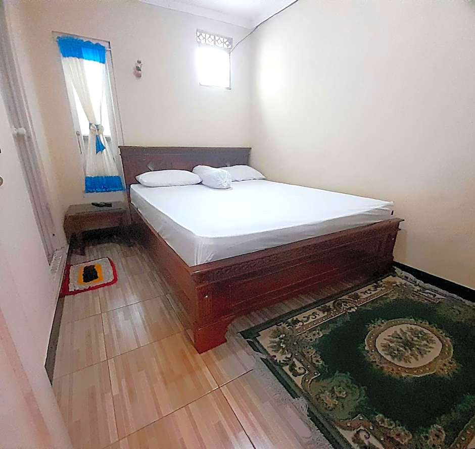 Shinta Syariah Homestay Dieng RedPartner