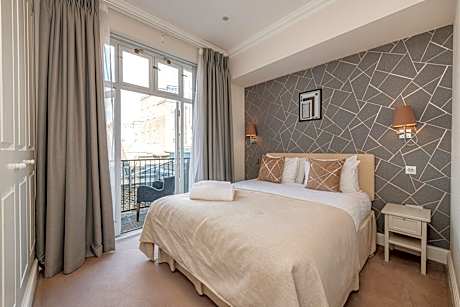 Superior One-Bedroom Apartment