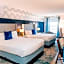 Salem Waterfront Hotel & Suites