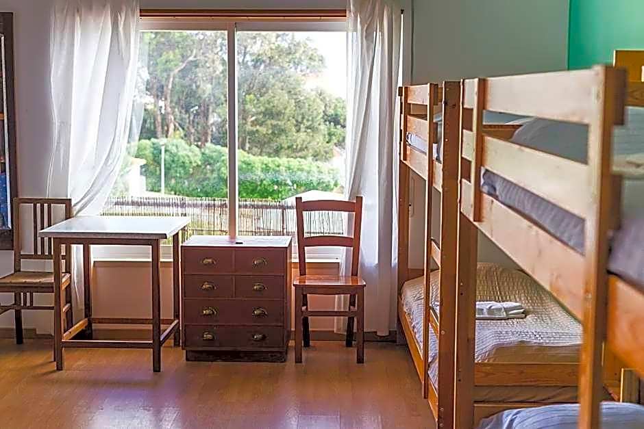 Ericeira Chill Hill Hostel & Private Rooms
