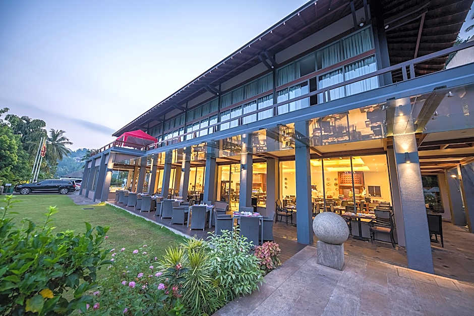 Earl's Regent Hotel Kandy
