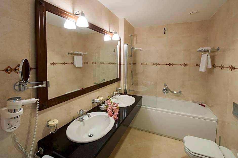 Royal Princess Hotel