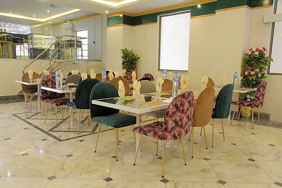 The Rich Hotel & Apartments