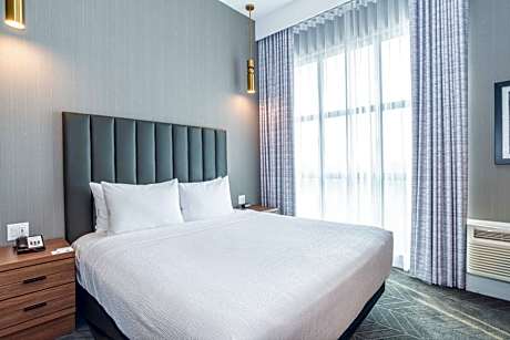 Standard Suite, 1 King Bed, Sofa Bed, Kitchenette