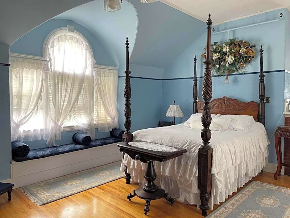Photo 1 of 6 of Superior Suite
