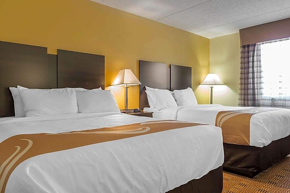 Quality Inn & Suites Pittsburgh Harmarville