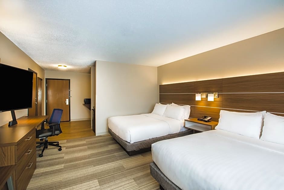 Holiday Inn Express Hotel & Suites Bellevue-Omaha Area