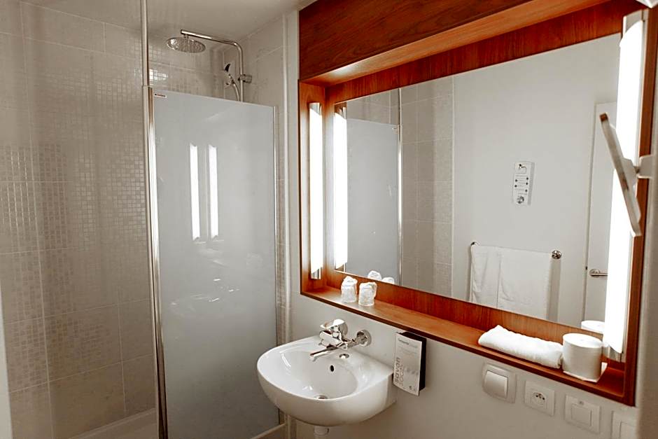 Campanile Bourges Nord Saint Doulchard Hotel