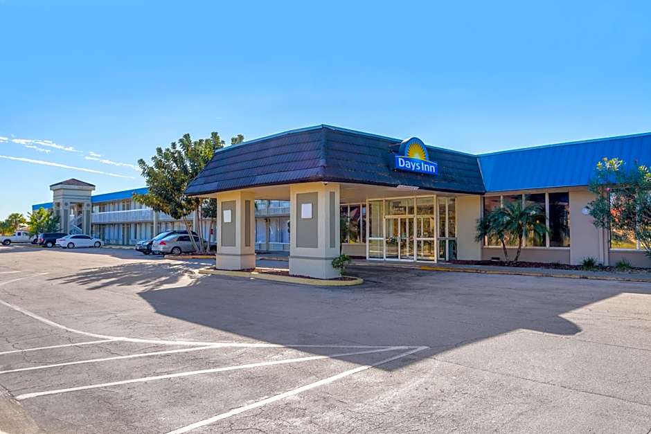 Days Inn by Wyndham Titusville Kennedy Space Center