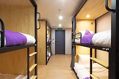 Family Room for 6 People with Shared Bathroom