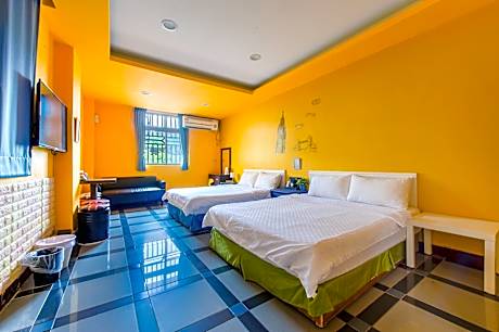 Classic Quadruple Room