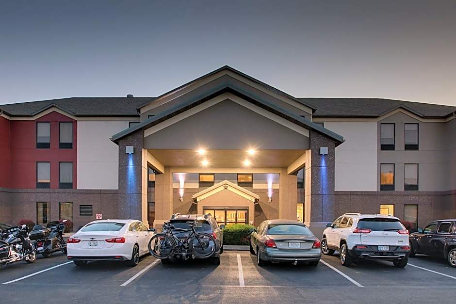 Holiday Inn Express Hotel & Suites Lebanon By IHG