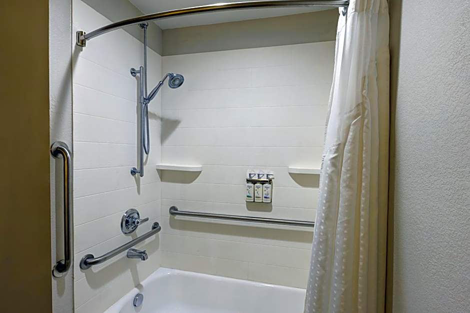 Holiday Inn Express & Suites Shelbyville Indianapolis by IHG