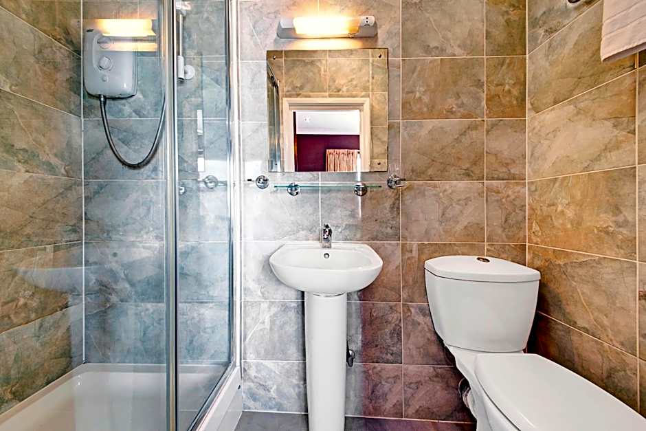 OYO Bostons Manor Hotel