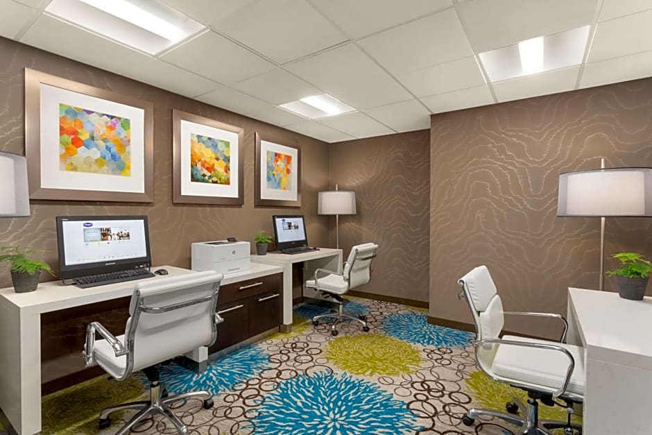 Hampton Inn & Suites, by Hilton - Vancouver Downtown