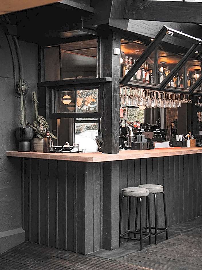 Deus Ex Machina Hotel