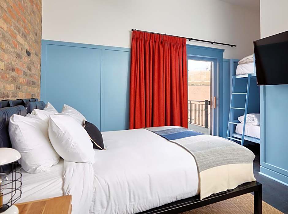 Photo 1 of 1 of 1 Queen Bed Suite, Terrace