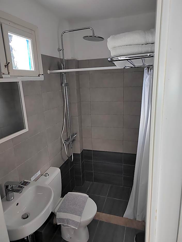 Lianos Hotel Apartments