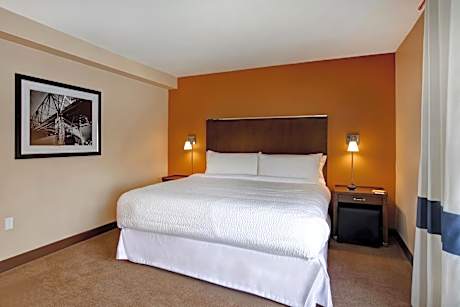 Executive Suite, 1 King, Towers Building