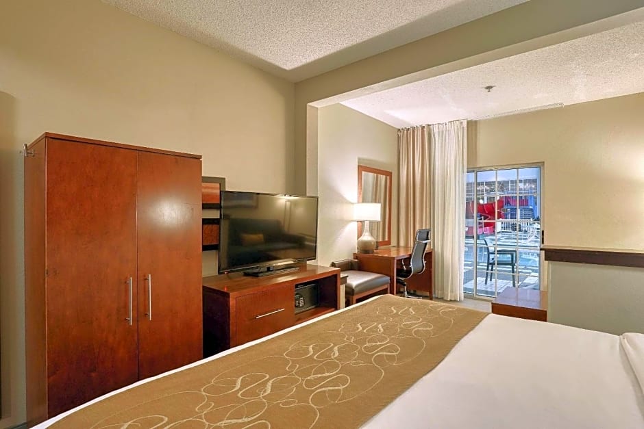 Comfort Suites Appleton Airport