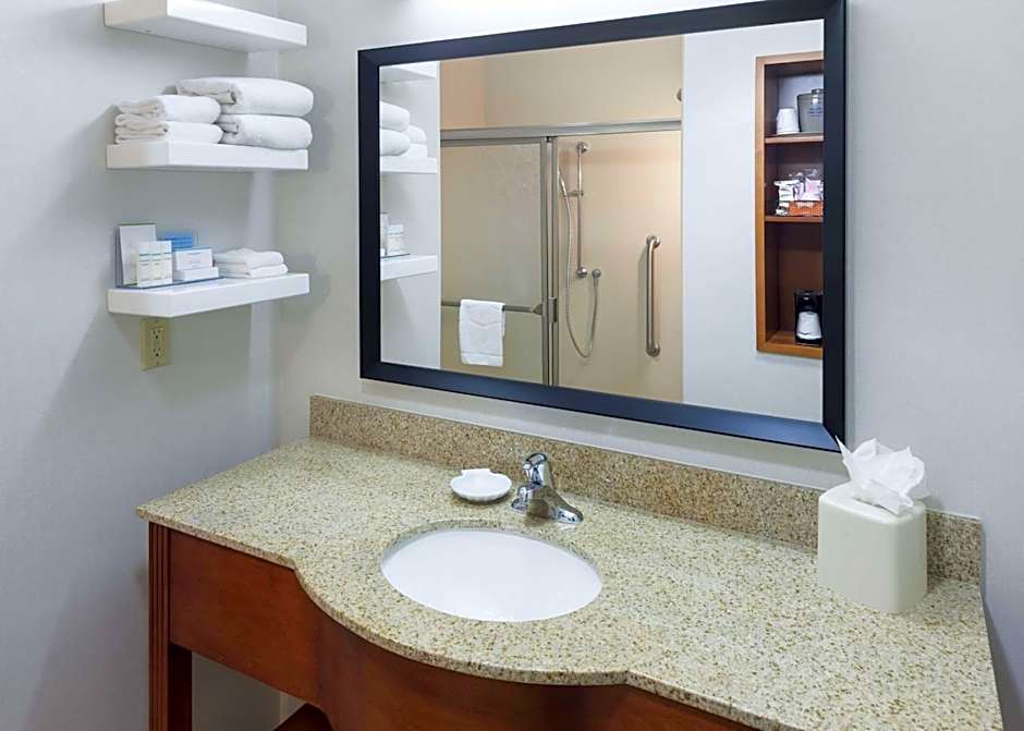 Hampton Inn By Hilton & Suites Tulare