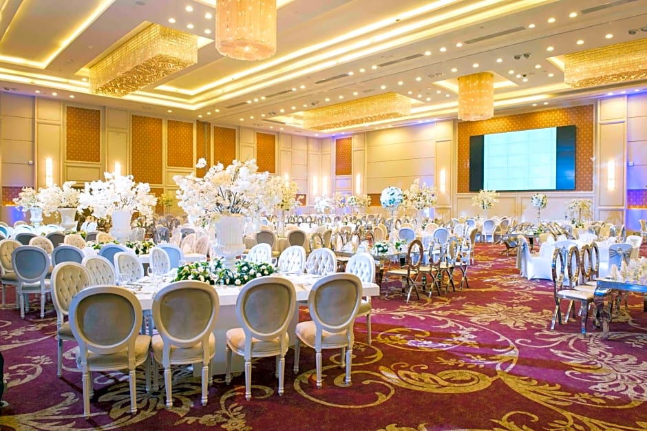 Triumph Luxury Hotel