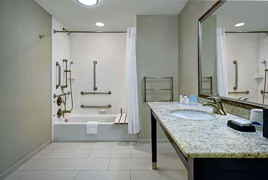 Hampton Inn By Hilton And Suites Robbinsville