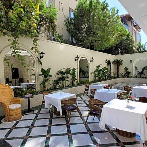 Mono Life Hotel