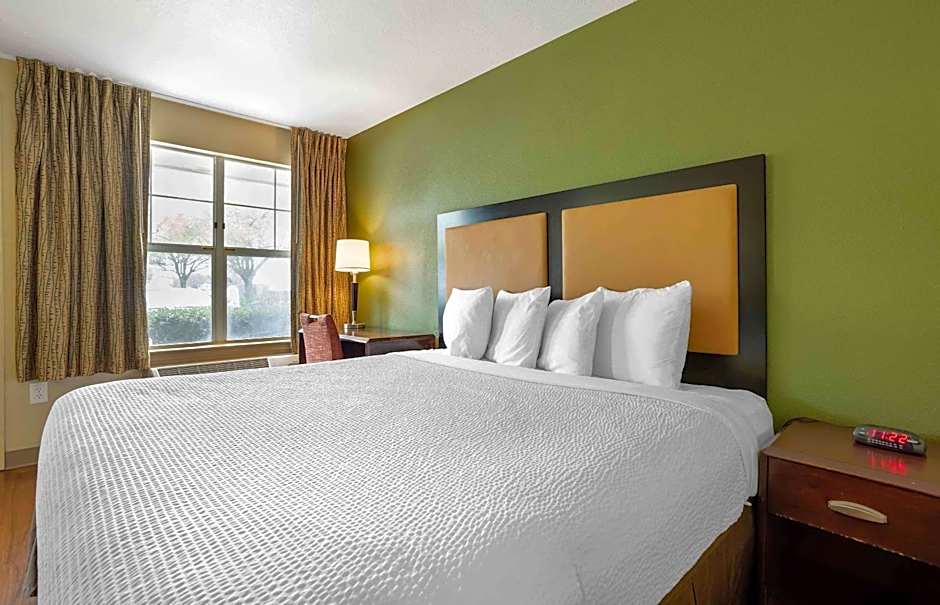 Extended Stay America Suites - Phoenix - Chandler - E. Chandler Blvd.