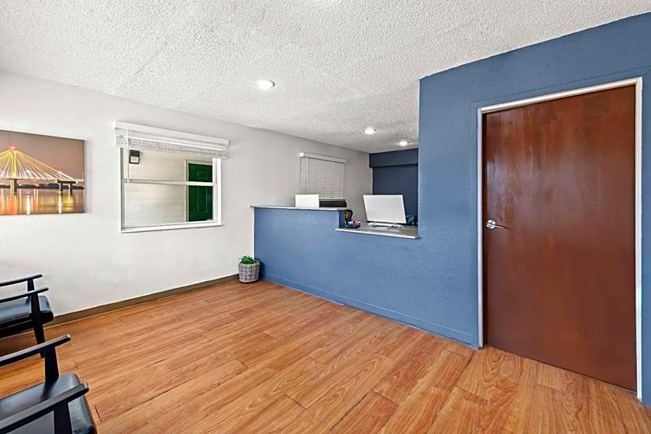 Birch Hill Suites Kansas City - Independence