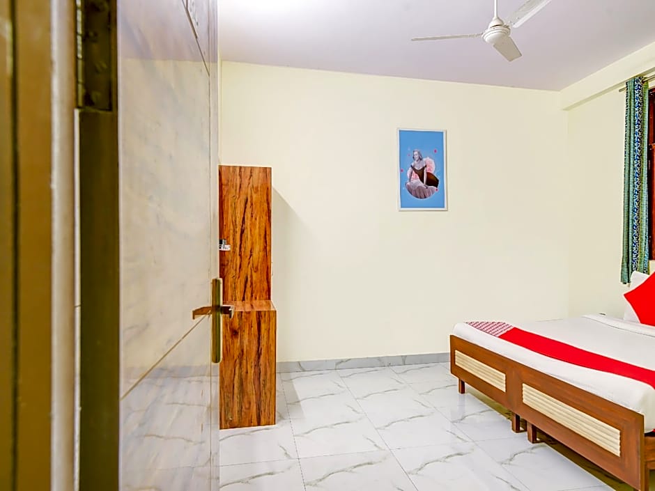 Hotel O Vishwakarma Palace