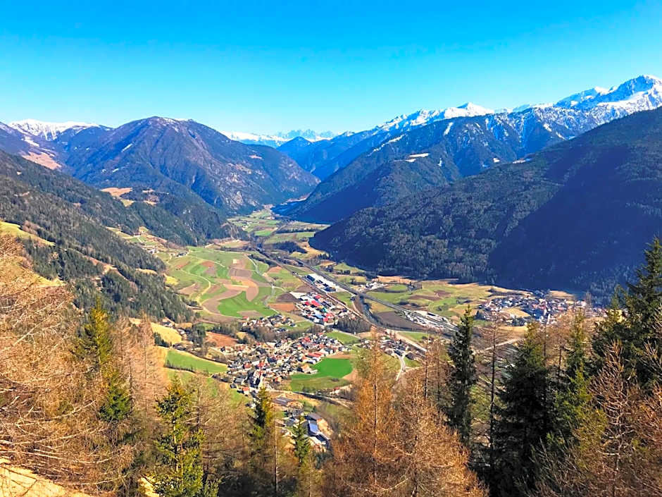 Historic Hotel Bircher B&B Apartments near Sterzing
