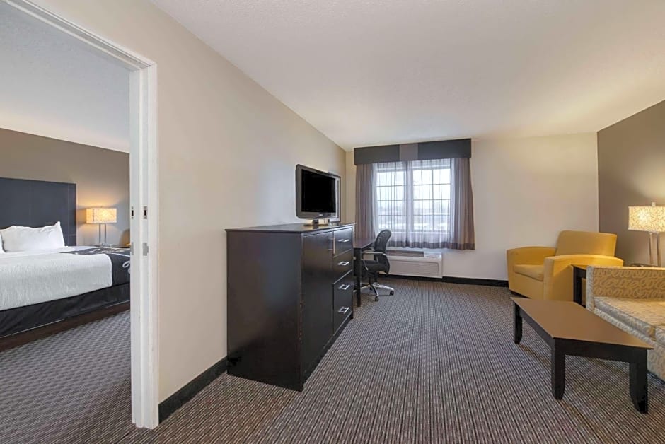 La Quinta Inn & Suites by Wyndham Cleveland Macedonia