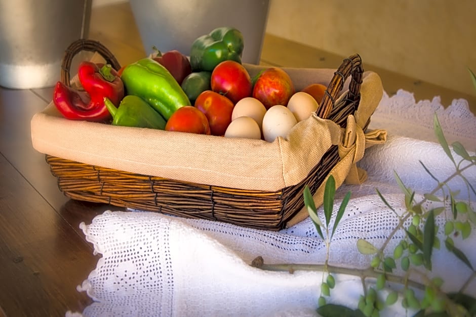 Remezzo Apartments & Studios