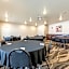 Cobblestone Hotel & Suites - Hutchinson