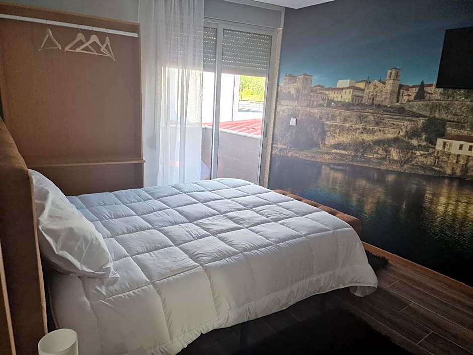 Leonchic - Guest House com Piscina de Água Salgada