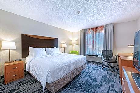 Larger Guest room, 1 King, Ground floor