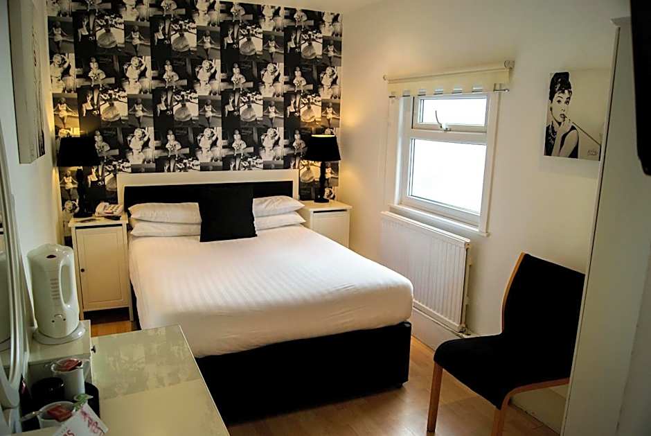 Photo 1 of 4 of Compact Double Room