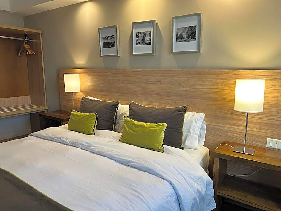 Hotel Tower Inn & Suites