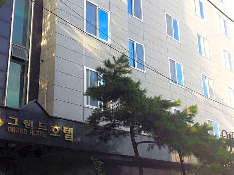 New Grand Hotel