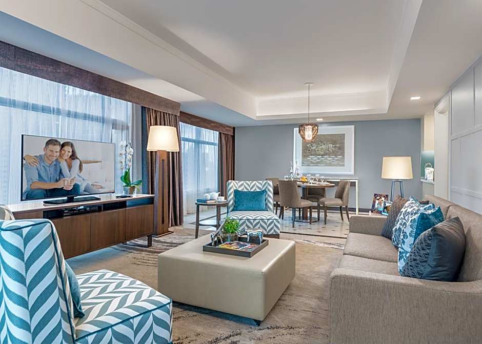 Premier 1 Bedroom Suite — 6 fotoğraftan 1. fotoğraf
