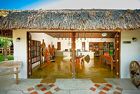 Amici Resort Hotel Laoag