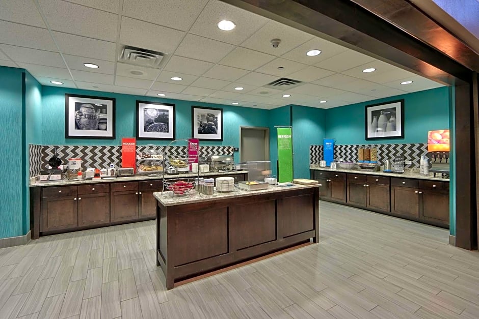Hampton Inn By Hilton & Suites Albuquerque Airport