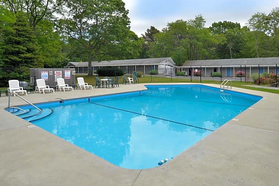Blue Dolphin Inn