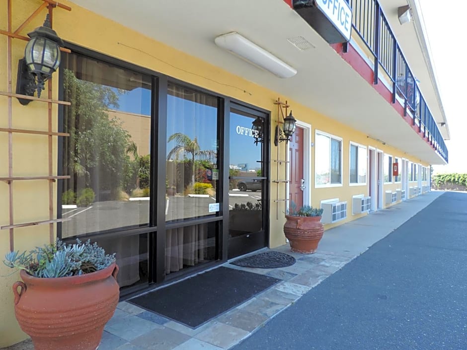 Lotus of Lompoc - A Great Hospitality Inn