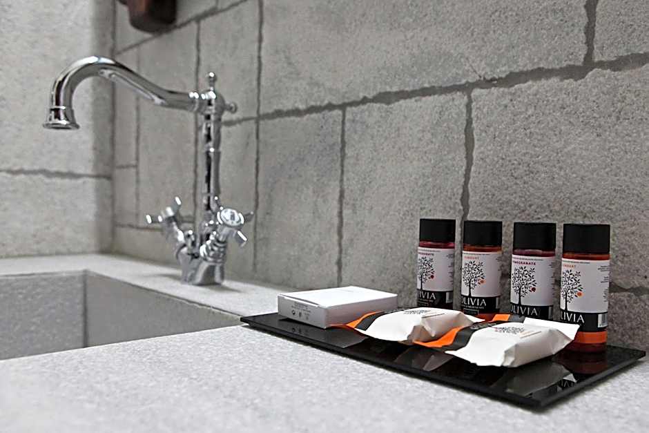 Astrolithos Boutique