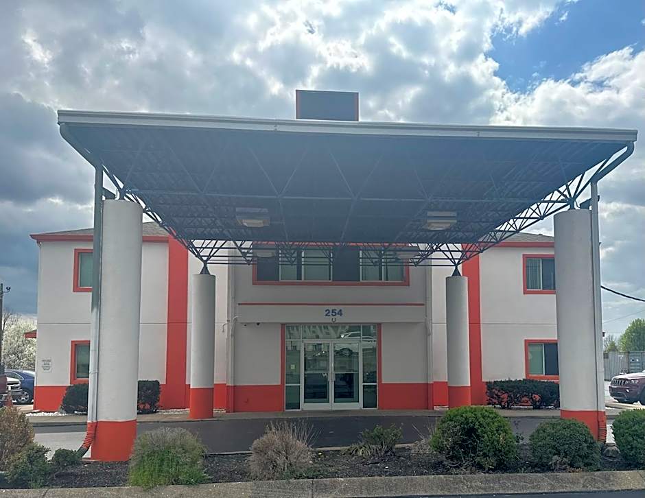 Howard Johnson by Wyndham Clarksville Tennessee