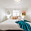 Tropical Oasis - King Beds - AC - Garage - Long Stays